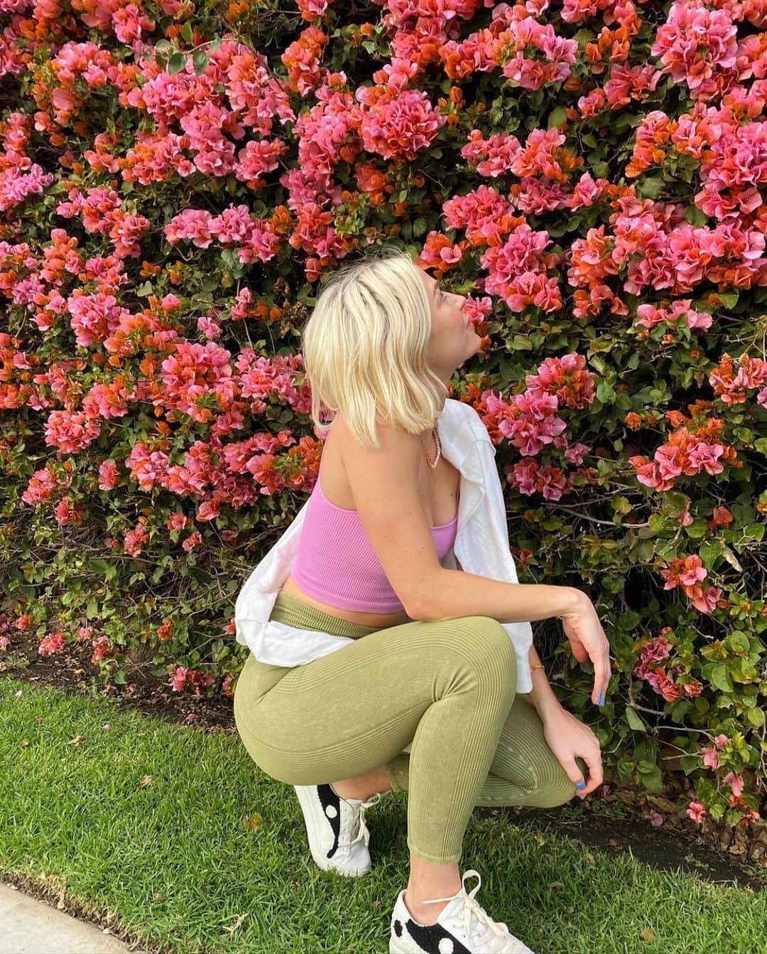 ソルドスのインスタグラム：「we spy 🕵️‍♂️ our favorite gal pal @marthaeelman rocking the terry-cloth yin-yangs!✨⁣ ⁣ link in bio for the look!」