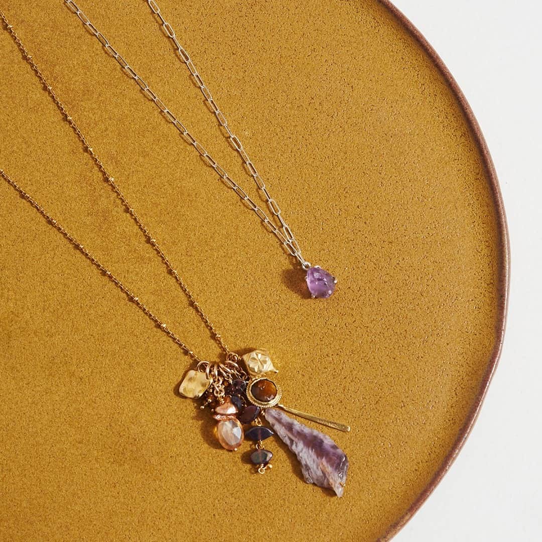 チャンルーのインスタグラム：「February Birthstone: Amethyst 💜Believed to help clear your mind and sharpen your wit, wearing amethyst is traditionally viewed as a symbol of inner strength. Tap our stories to see more of this month's featured birthstone!」
