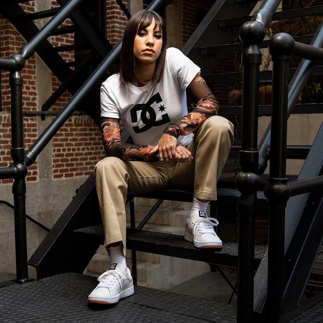 DCシューズのインスタグラム：「Refresh your everyday basics. Featuring @NaomiWild reppin’ our new DC Striker.   Shop unisex sizes now at the link in bio.」