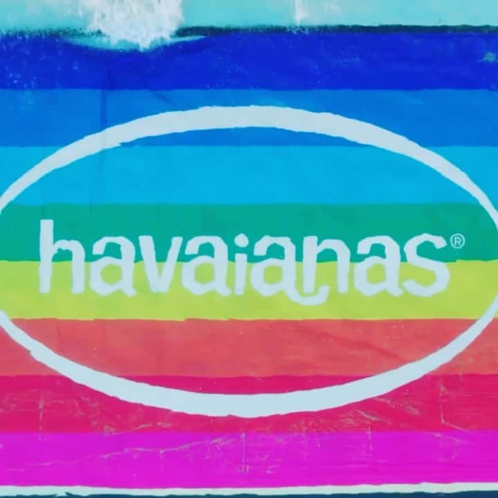 Havaianas Europeのインスタグラム：「We take you on a trip to 🇦🇺 Our Aussie team in partnership with @minus18youth has transformed Sydney’s iconic #bondiicebergs pool into a 50m rainbow flag 🏳️‍🌈 to celebrate love in Solidarity with the #lgbtqia + community this Valentine’s Day. #AllLoveWelcome」