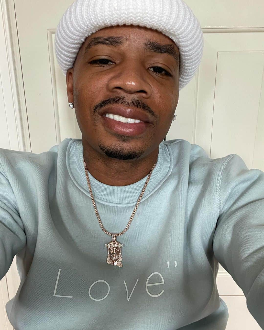 プライズさんのインスタグラム写真 - (プライズInstagram)「The Shirt Says “LOVE” So I’m Just Sending Some!!!!!!!😍😍😍 ❤️❤️🙈🙈🙈🙈🙈🙈 #YallKnowImShy🙈 #Ladies #Plies #PearlyPlies🦷」2月12日 0時46分 - plies