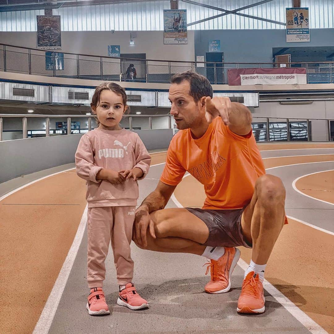 ルノー・ラビレニさんのインスタグラム写真 - (ルノー・ラビレニInstagram)「Nouvelle partenaire d’entraînement 🥰😅 @pumafrance @anaislavillenie」2月12日 0時39分 - airlavillenie