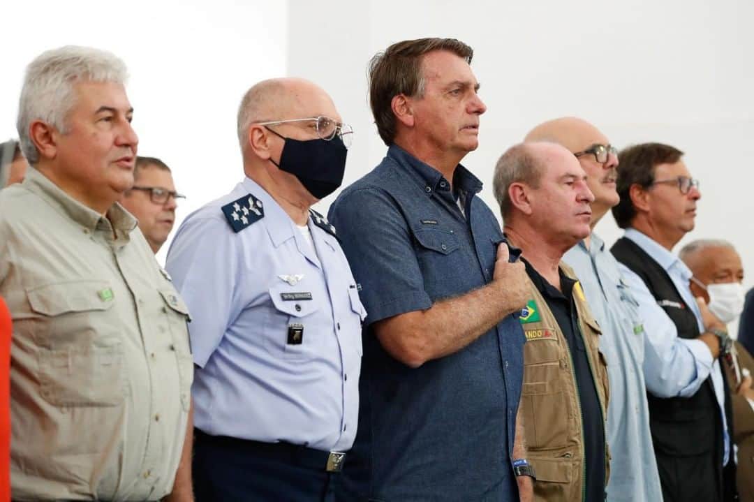 ジルマ・ルセフのインスタグラム：「O Presidente Jair Bolsonaro participou, na manhã desta quinta-feira (11), da cerimônia de entrega de Títulos de Propriedade, em Alcântara (MA). Fotos: Alan Santos/PR」