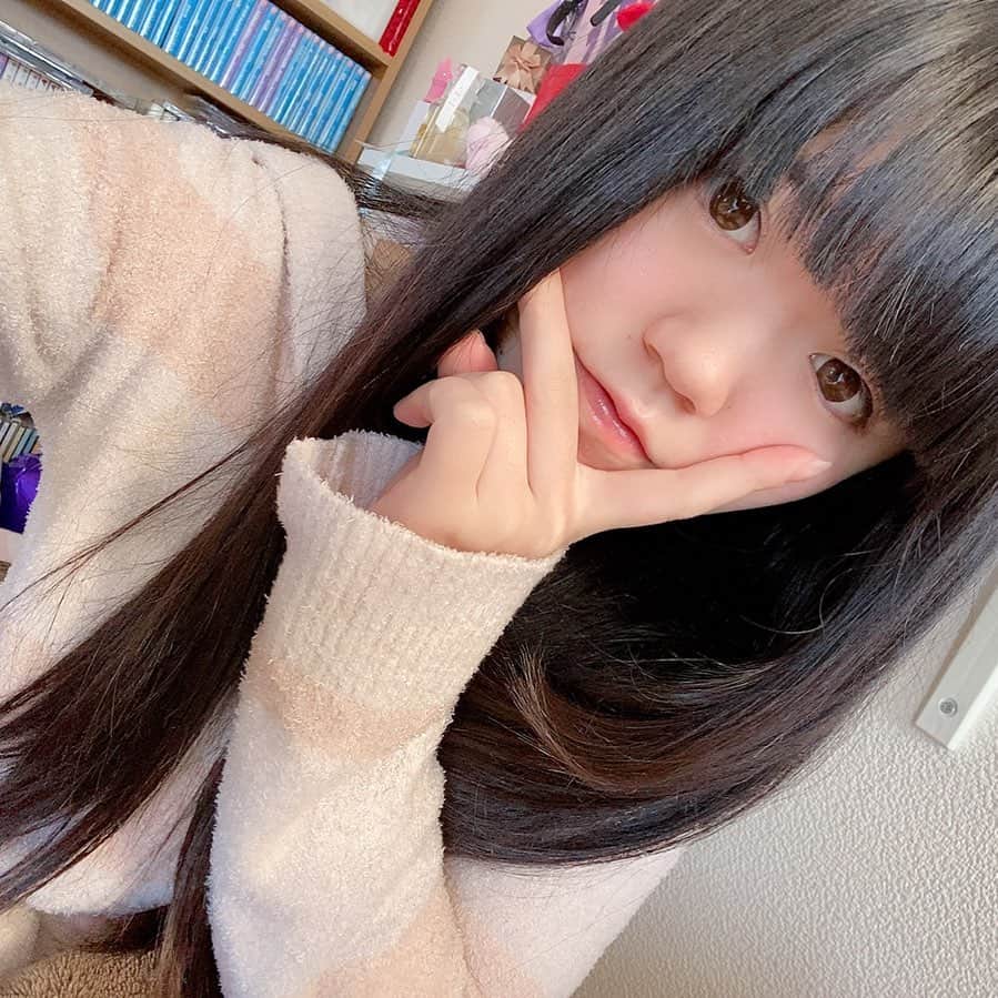 花咲希音さんのインスタグラム写真 花咲希音instagram Off 萌え袖 部屋着 彼女感 ナチュラルメイク グラビア グラドル 黒髪ストレート ぱっつん前髪 前髪 ぱっつん アイドル Idol ワールドエンドラヴァー 女優 写真 写真好きな人と