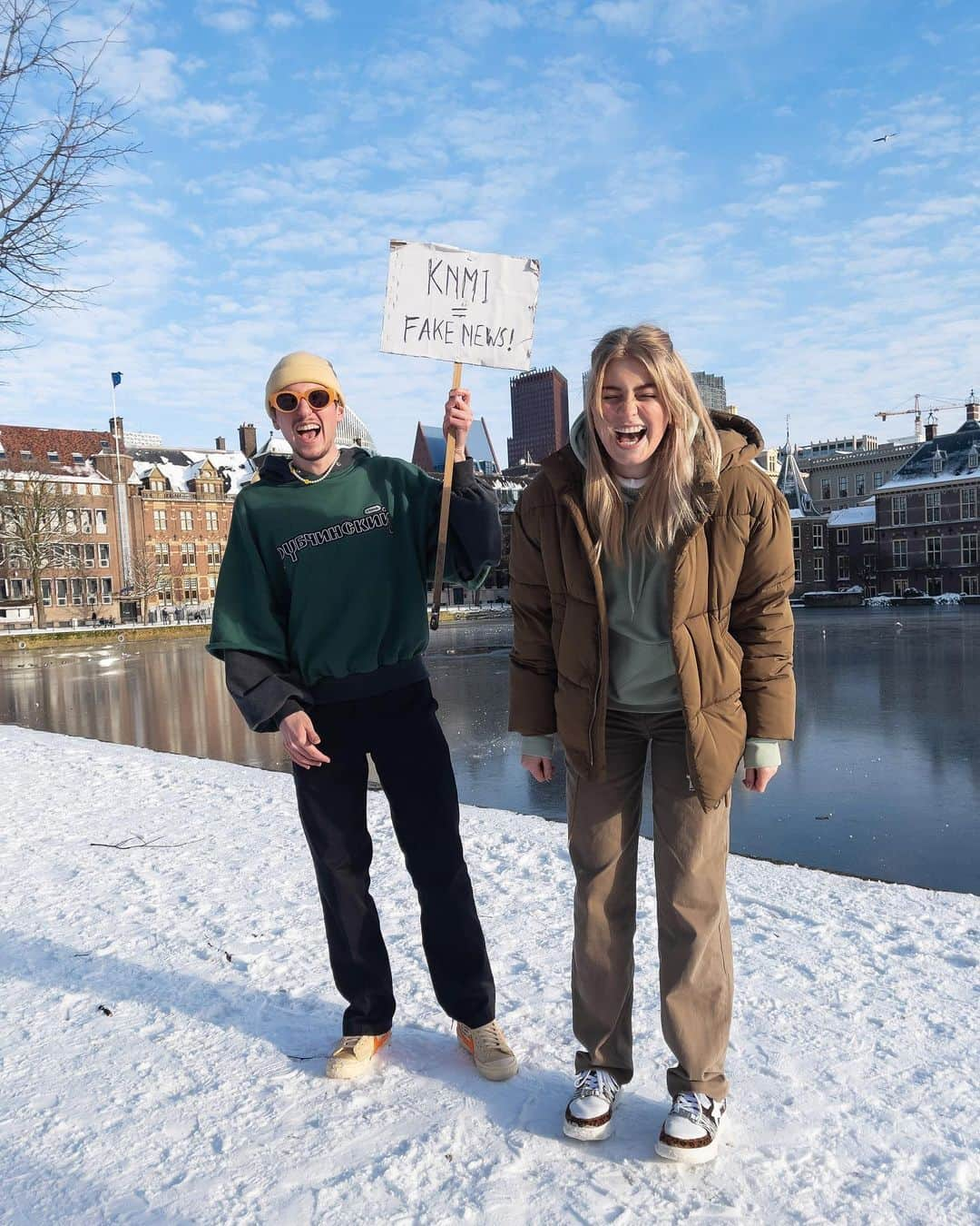 Marije Zuurveldさんのインスタグラム写真 - (Marije ZuurveldInstagram)「Ff pannen zoeken maar vonden alleen dit bordje! Da je t ff weet 😂😂😂」2月12日 0時52分 - marijezuurveld