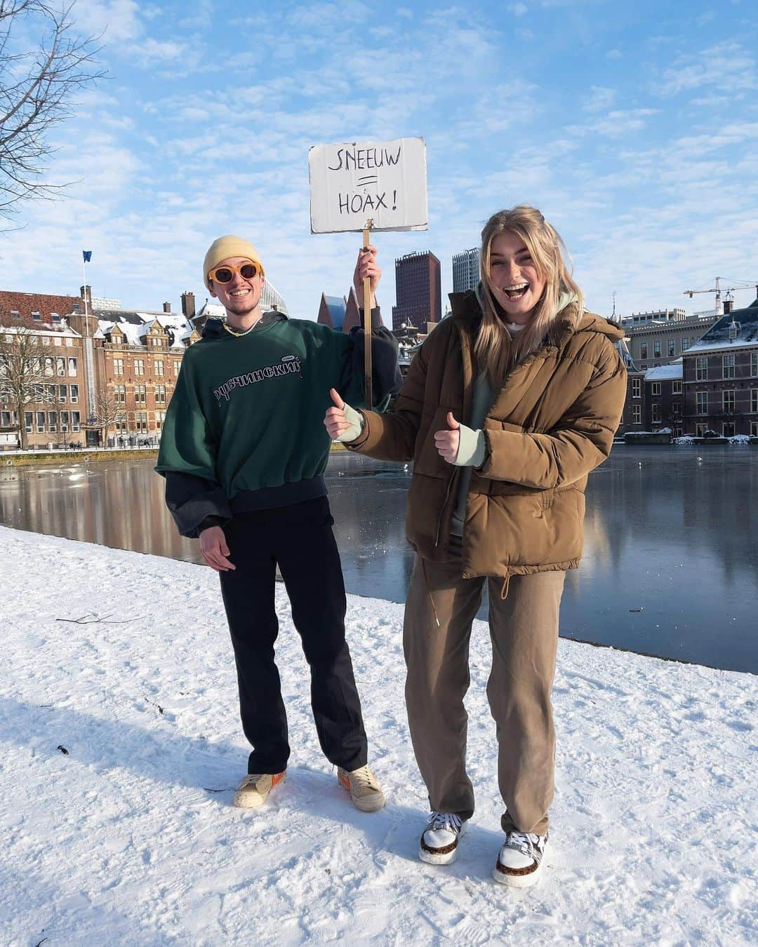 Marije Zuurveldさんのインスタグラム写真 - (Marije ZuurveldInstagram)「Ff pannen zoeken maar vonden alleen dit bordje! Da je t ff weet 😂😂😂」2月12日 0時52分 - marijezuurveld