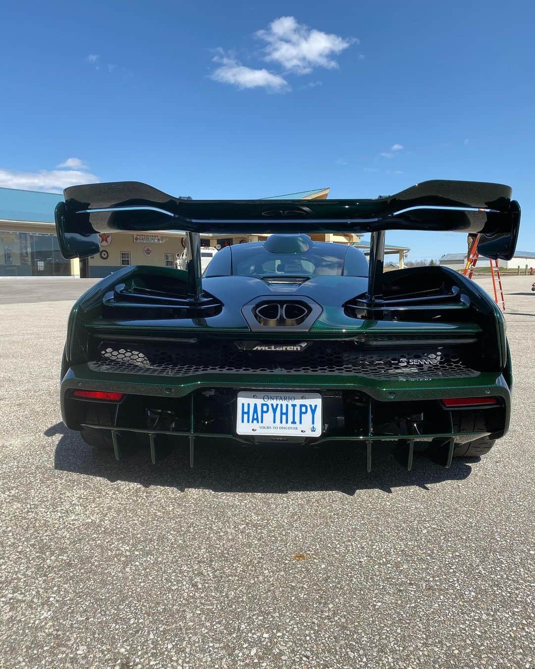 CarsWithoutLimitsさんのインスタグラム写真 - (CarsWithoutLimitsInstagram)「Check out @mmscapital for up to the minutes information about stocks, cryptocurrency & more.  Learn & Earn W @mmscapital  Photos @shaw416  Owner @hapyhipi  #CarsWithoutLimits #McLaren #Senna」2月12日 1時09分 - carswithoutlimits
