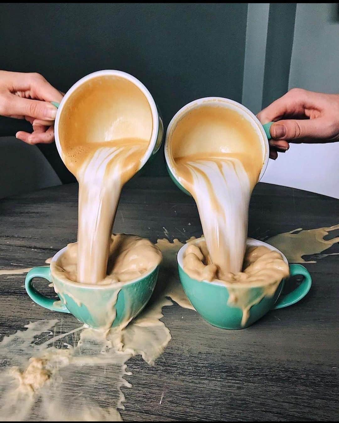 のインスタグラム：「Yes please! - @bollare ☕️」