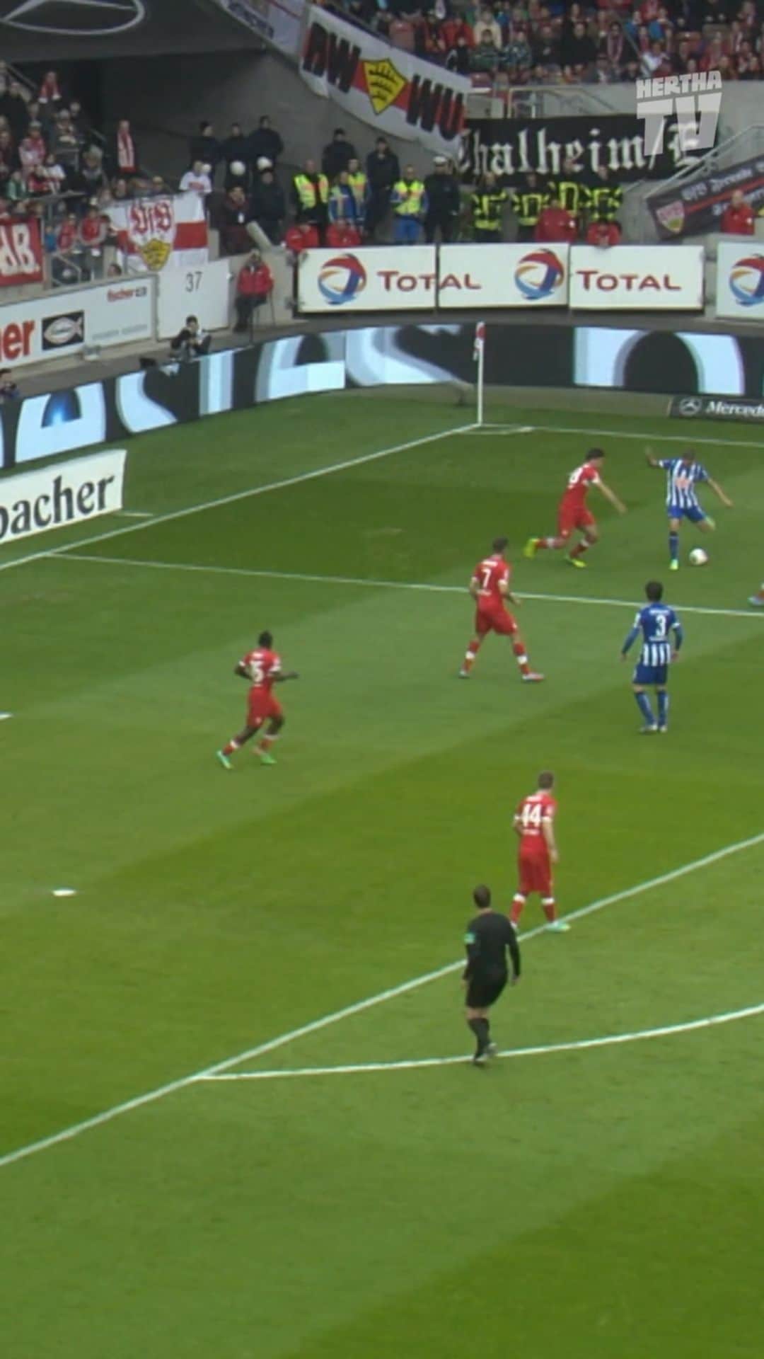 ヘルタ・ベルリンのインスタグラム：「Boom, boom, pooow! 🚀 #VFBBSC vor 7️⃣ Jahren. 🤩  . . #throwbackthursday #HaHoHe #herthabsc」