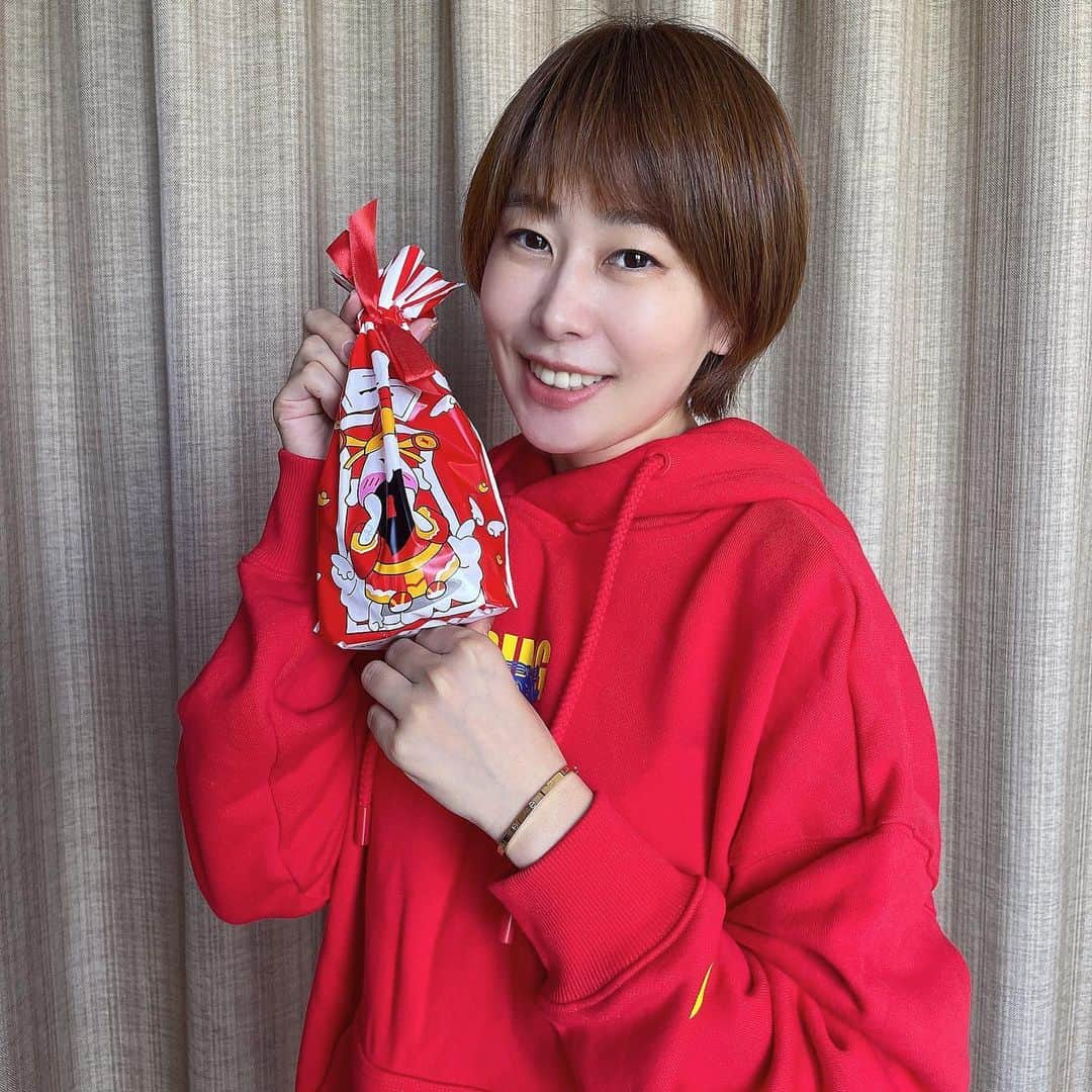 チョン・ジャーチーのインスタグラム：「Happy 2021Chinese New Year 🧧  #牛年更🐂 #疫情快點結束吧」