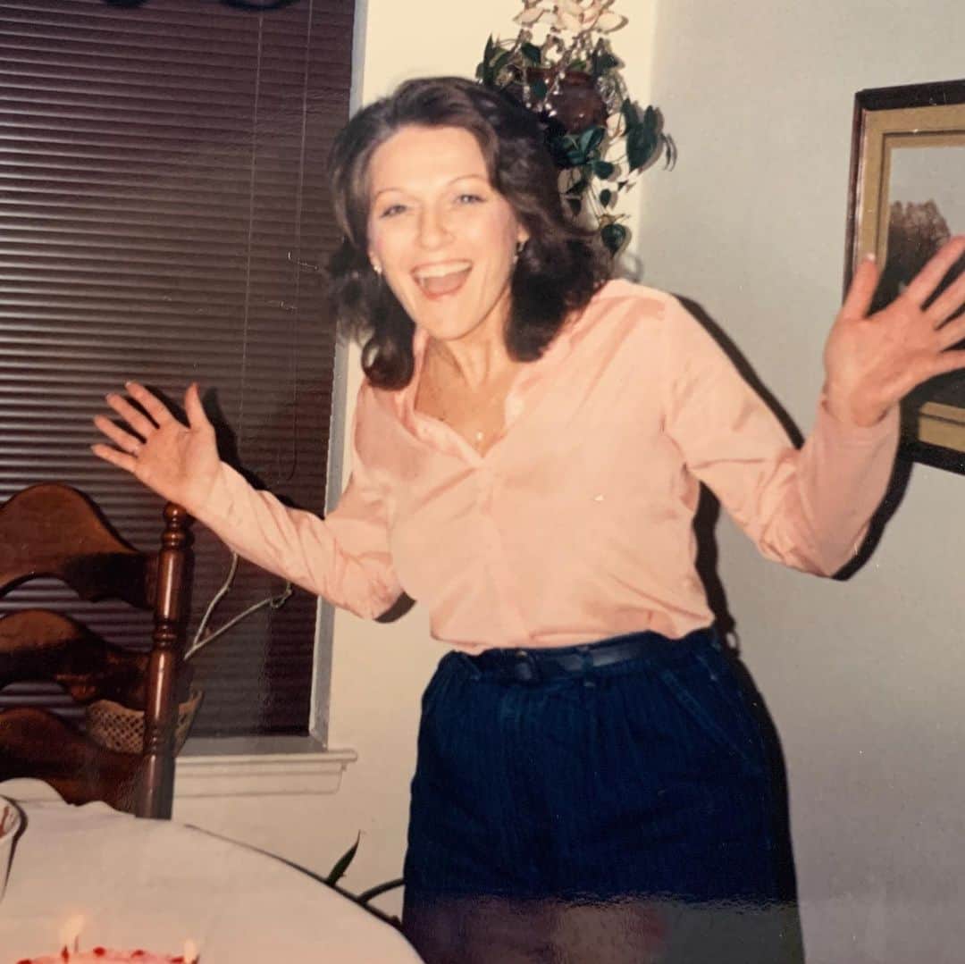 マイケル・ドイルのインスタグラム：「Happy Birthday, Mom!  *** This is from her 40th surprise birthday which her precocious child threw for her. I made cashew chicken and chocolate mousse, cuz that sounded fancy. And got her a singing telegram because that’s fancy too, right?」