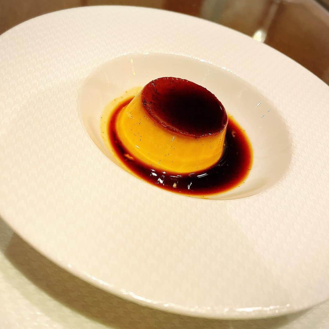CHIKAさんのインスタグラム写真 - (CHIKAInstagram)「. 結婚13年目🤵‍♂️👰‍♀️💍➕👦🏻 家族でお食事に行きました。  私は貝が大好きで鮑の海藻バターソース目当て☺️💗美味しかったぁ💕  #銀座うかい亭 #鉄板焼き #家族で食事 #結婚13年目 #レース婚式 #Instagourmet #instafood #銀座グルメ #銀座ディナー」2月12日 1時44分 - chika72714