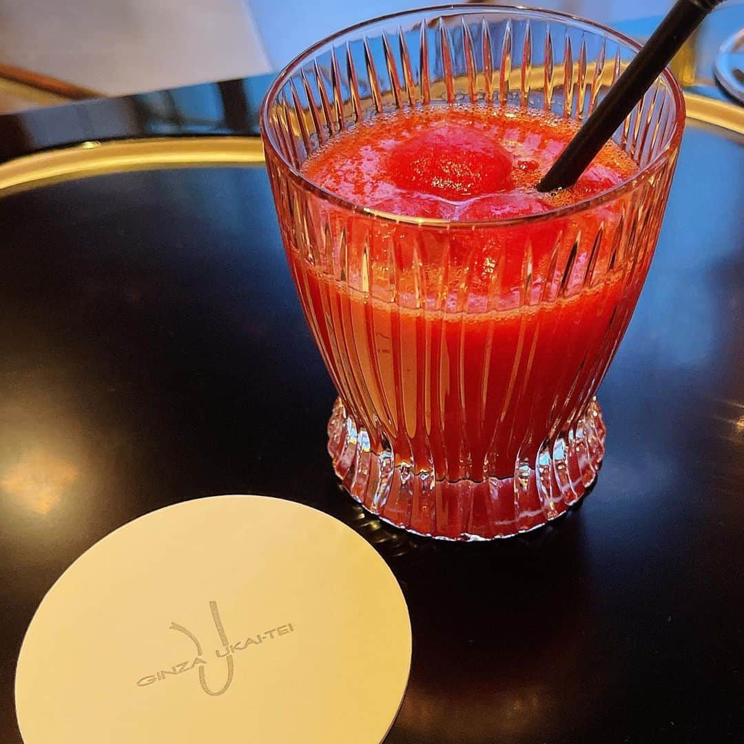 CHIKAさんのインスタグラム写真 - (CHIKAInstagram)「. 結婚13年目🤵‍♂️👰‍♀️💍➕👦🏻 家族でお食事に行きました。  私は貝が大好きで鮑の海藻バターソース目当て☺️💗美味しかったぁ💕  #銀座うかい亭 #鉄板焼き #家族で食事 #結婚13年目 #レース婚式 #Instagourmet #instafood #銀座グルメ #銀座ディナー」2月12日 1時44分 - chika72714