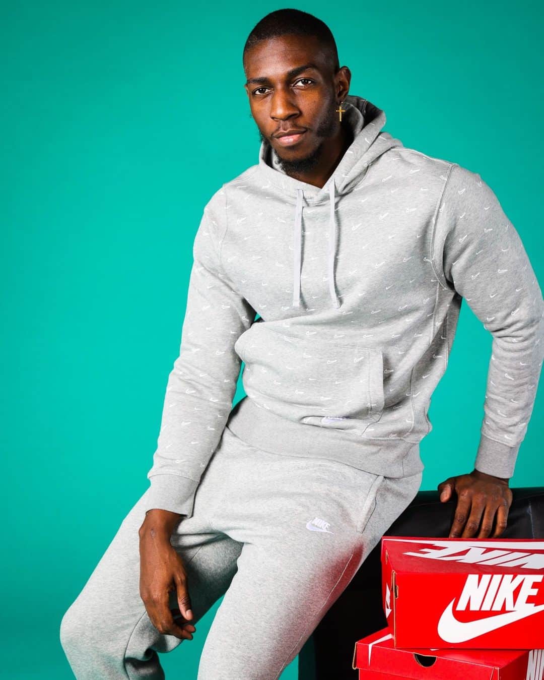 Foot Lockerのインスタグラム：「Multiple swooshes with cozy club fleece fabric, shop the latest #nike hoodies online.」