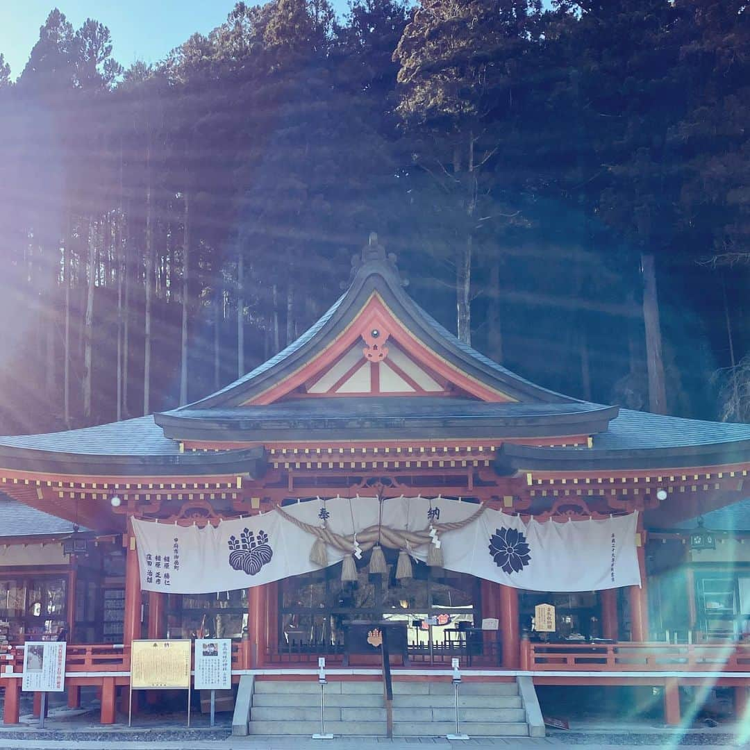 LOVE ME DOさんのインスタグラム写真 - (LOVE ME DOInstagram)「山梨県甲府市の金櫻（かねざくら）神社です。金運アップの御利益がある神社です。金運アップに #待ち受けにどうぞ  金運大全  仕事運、財運、勝負運が上がり、 たちまちお金がやってくる160の方法 Amazonや書店で発売中です！  Love Me Doの大予言 〜2021年から輝く未来を築くために〜 Amazonや書店で発売中です！  願いが叶う月見手帳2021 新月と満月があなたの運命を決める  #金運大全 #LoveMeDoの大予言 #月見手帳  チケット発売中！ 2月28日（日） Love Me Doラブちゃんの 開運･占いトークライブ ～満月の力、おかりします！vol.26 ●昼の部 『2021年の手相と風水スペシャル』 開場 12:00  ※(整理番号順での時間差入場） ・開演 12:30 ・終演 15:00 予定 ・会場 渋谷カルチャーカルチャー  チケット発売中！ 2月28日（日） Love Me Doラブちゃんの 開運･占いトークライブ ～満月の力、おかりします！vol.27 ●夜の部 『今年の皆さんの運勢を 占います教えますスペシャル』 ・開場 16:30 ※(整理番号順での時間差入場） ・開演 17:00 ・終演 19:30 予定 ・会場 渋谷カルチャーカルチャー  #ラブちゃん占い #占いトークライブ   #山梨県甲府市 #金櫻神社  #金運アップ #金運アップ画像」2月12日 2時01分 - lovemedo_fortunteller