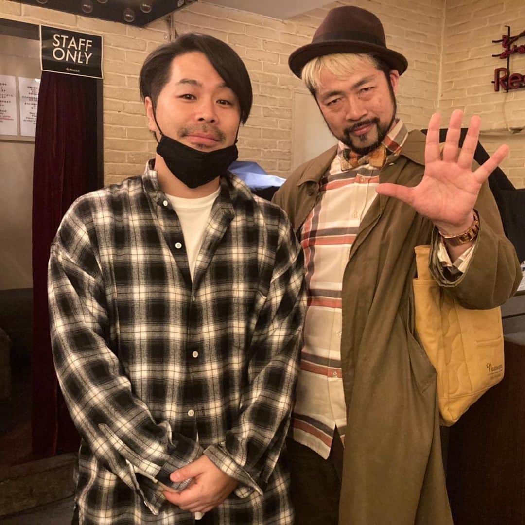 SWING-O a.k.a. 45さんのインスタグラム写真 - (SWING-O a.k.a. 45Instagram)「#MyFavoriteSoul 12周年、ええ感じに、かつちゃんと20時に終了しました！ついつい人を連れてきたくなるイベントを目指してきた12周年、そのうち10年世話になった @ebisubatica は今回にて卒業です。ほんと世話になりました。  ジャムセッションも久々の人も色々集まってくれて、幸せな音楽時間となりましたなぁ、、、  まだまだ予断を許さない状況は続きますが、精一杯気をつけつつのイベント、音楽発信は続けていかなきゃな、と再確認する1日となりました。来てくれた人も、関係者も、スタッフも、みんなありがとうーー✋✋✋✋✋  次回からはなんと下北沢 @livehaus_shimokitazawa に引っ越しての開催になります。引き続き偶数月の第二木曜日開催です。次回は4月8日。オッさん主催のサステナブルなソウルイベントを目指します。よろしくね✋✋✋✋✋」2月12日 2時01分 - swingo45