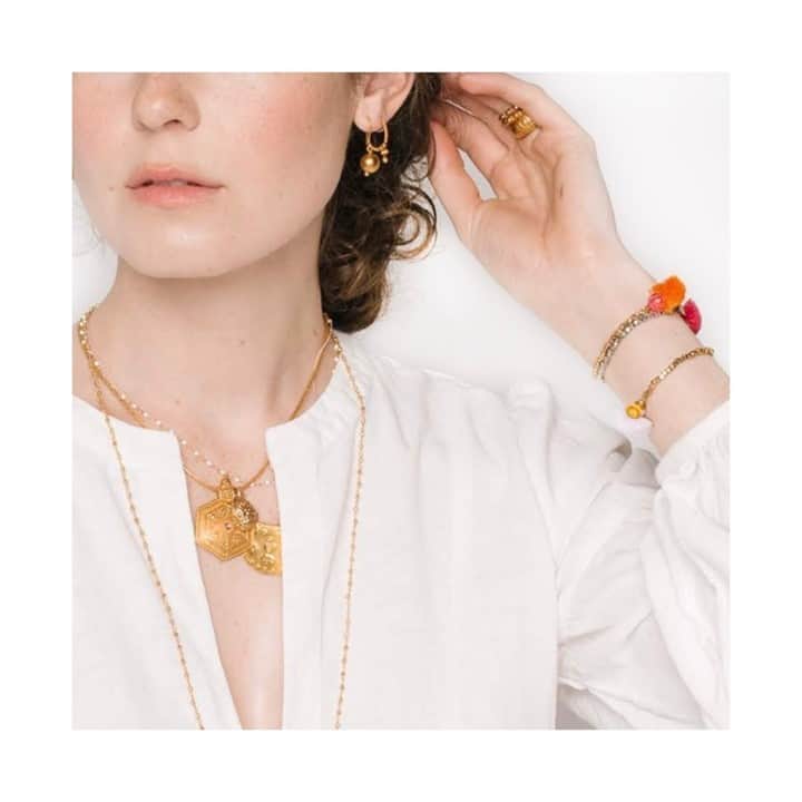 マッタのインスタグラム：「Valentine's Day is this weekend, and we are spreading the ❤️  ✨15% off Jewelry till Feb. 14th at midnight EST. ✨ It is the weekend of love, celebration, and adornment!  ~ link in bio for more ~」