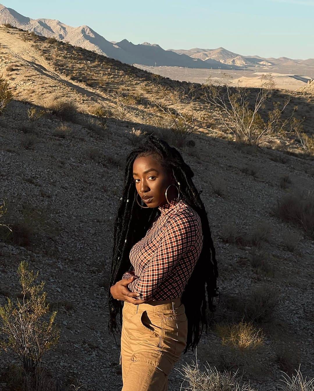 appleさんのインスタグラム写真 - (appleInstagram)「Hometown Series — Day 11 of 32: Victorville by @micaiahcarter. Commissioned by Apple. “I want these photos to be a moment in time of a legacy. The people in these photographs mean a lot to me, and most of them are in transitional phases of life, especially with 2020. I think it’s fantastic to see these in context of the stillness and beauty of our city. Victorville gives a great sense of simplicity in the most beautiful, complicated way.” #ShotoniPhone by Micaiah Carter」2月12日 2時06分 - apple