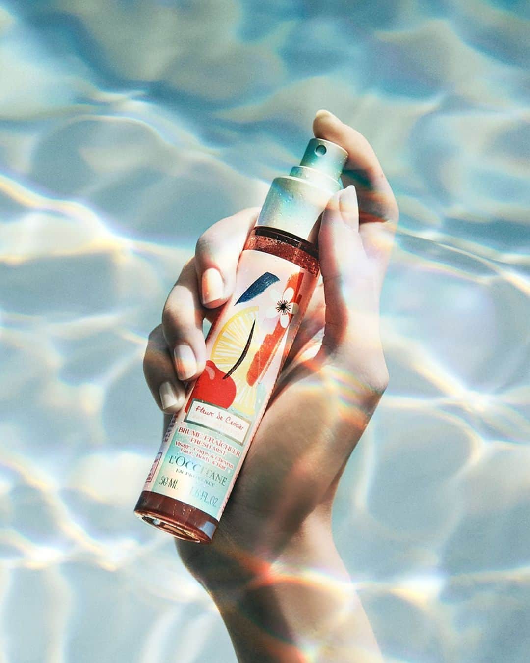 のインスタグラム：「Winter weather doesn’t mean you can’t have the soft skin and fresh-faced glow that springtime brings. ✨With our love of nature and our nature know-how, we created our moisturizing mist to bring you day-long illumination paired with a delicate fragrance to remind you of sunnier days still to come. 🌞  #CherryBlossom #Skincare #Floral #NaturalBeauty #LOccitane」