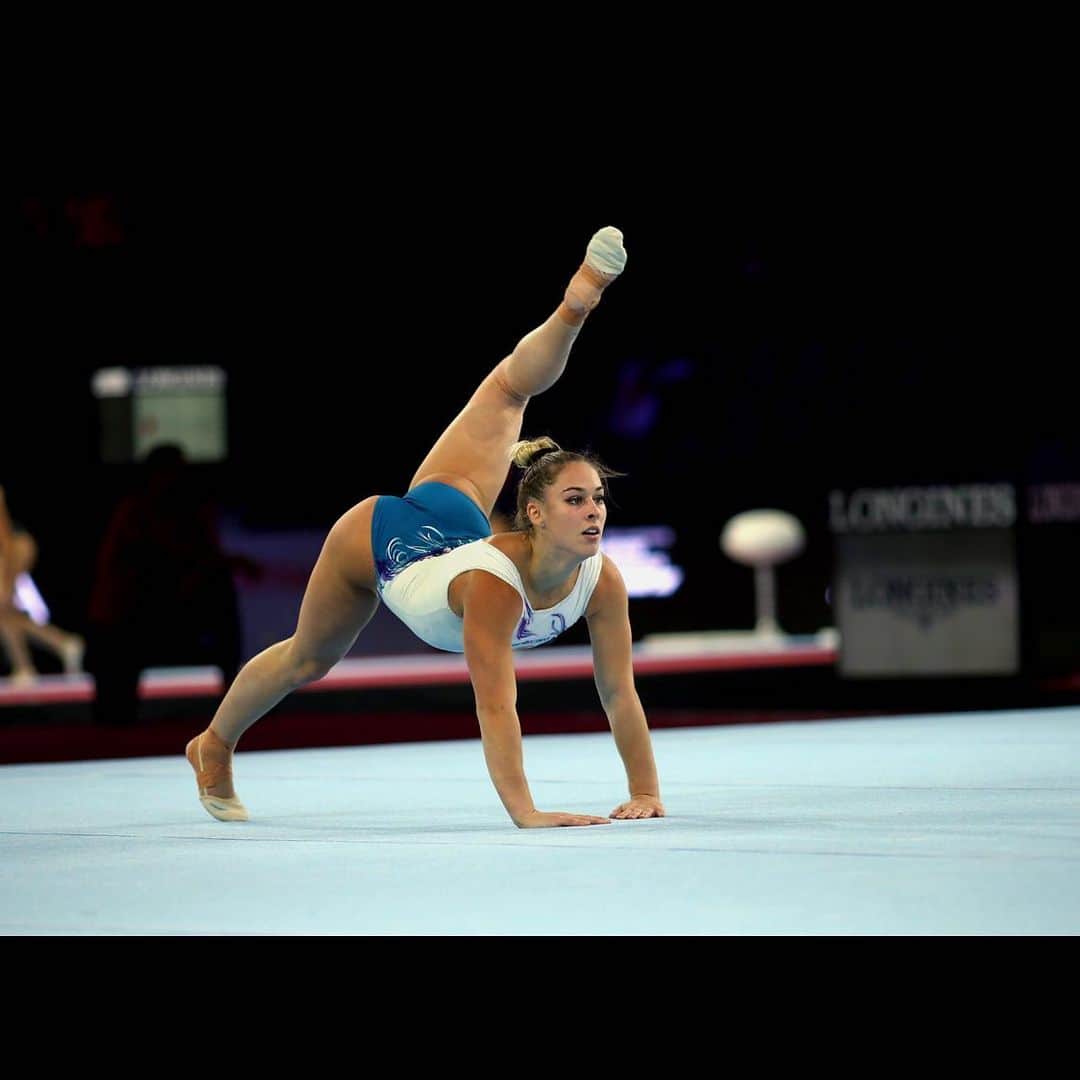 ジウリア・シュタイングルーバーのインスタグラム：「💃🏼#tb #stuttgart2019 #missit// 📷 stv/jasmin schneebeli-wochner」