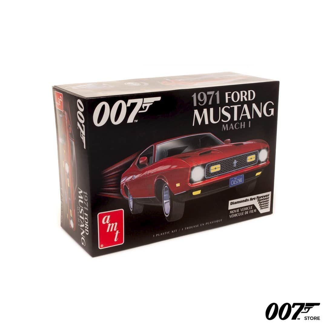 James Bond 007さんのインスタグラム写真 - (James Bond 007Instagram)「Time to build? Discover the AMT James Bond vehicle model kits now at 007Store.com」2月12日 2時31分 - 007