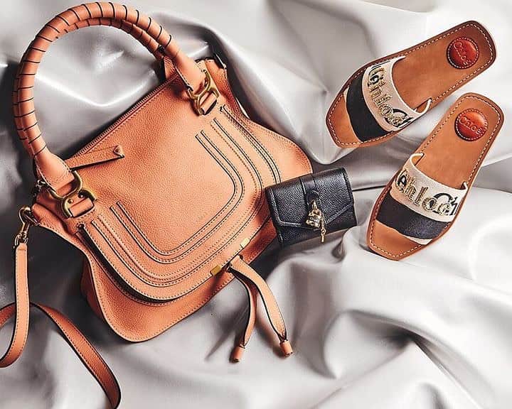 GILTのインスタグラム：「When in doubt, get the Marcie bag. Tap to shop #Chloé.」