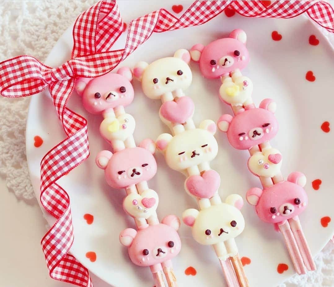 Rilakkuma US（リラックマ）さんのインスタグラム写真 - (Rilakkuma US（リラックマ）Instagram)「@nanoha.candy_ktka created these adorable Rilakkuma Valentine's sweets just in time for the weekend!  Tag a friend who would love this kind of sweet treat for Valentine's Day!  #rilakkuma #rilakkumaus #sanx #sweets #pocky #cutefood #kawaii #リラックマ #サンエックス」2月12日 2時38分 - rilakkumaus