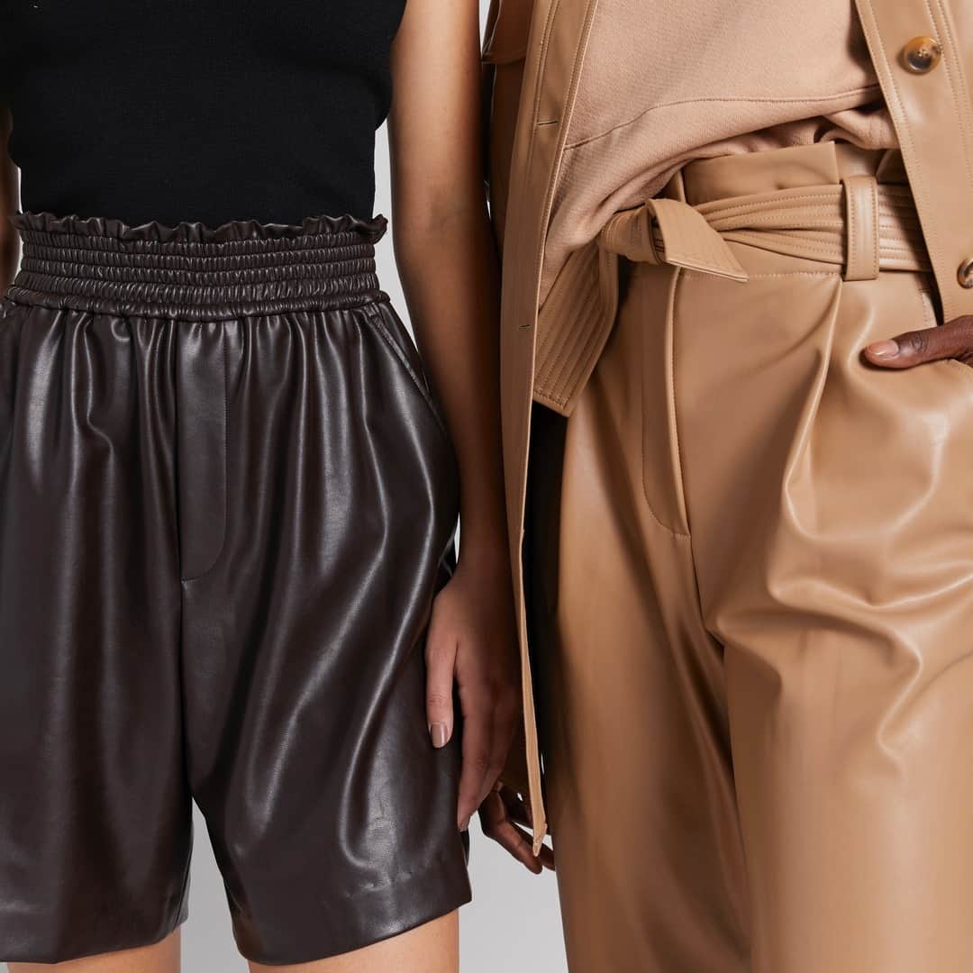 エーエルシーのインスタグラム：「We’re pretty confident our luxe vegan leather separates will become the most comfortable pieces in your closet.」