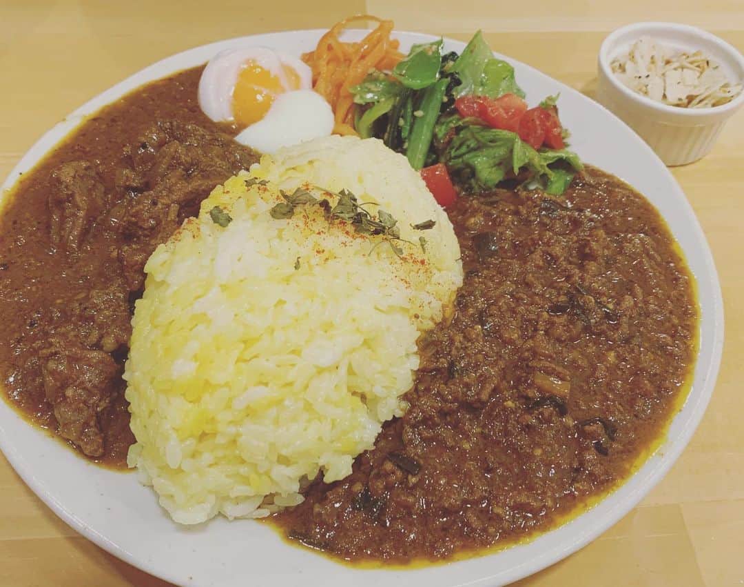 YOICHIのインスタグラム：「#カレー #ダブル #キーマカレー  #痺れ系カレー」