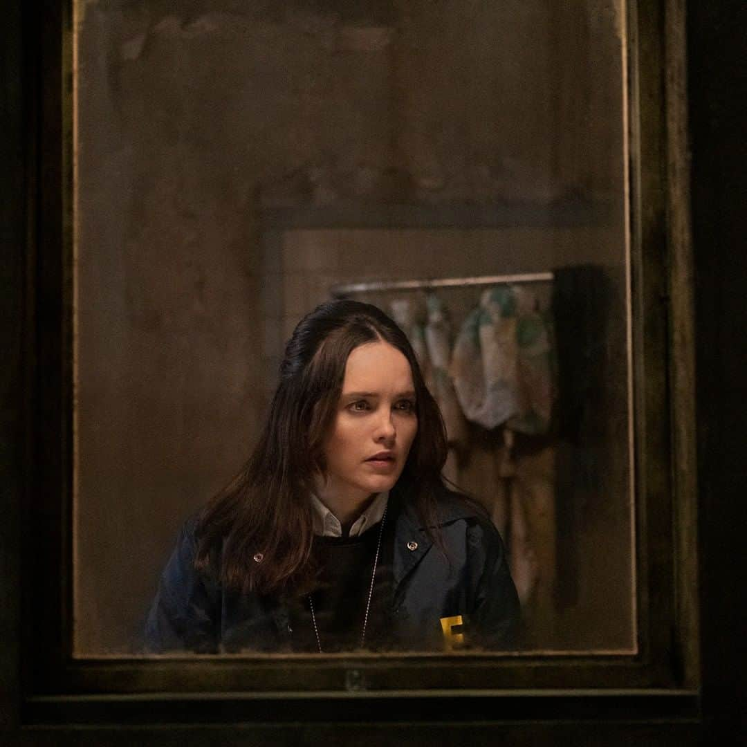 ヴァンパイア・ダイアリーズのインスタグラム：「Once a vampire, now #Clarice Starling. See @rebeccaebreeds in the series premiere of @ClariceCBS, tonight at 10/9c on CBS and CBS All Access!」