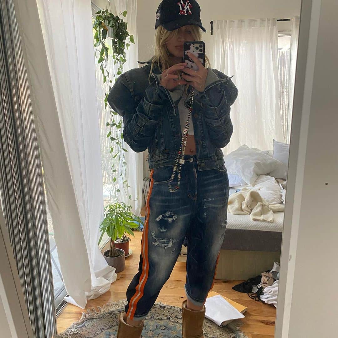 ケイリン・ルッソのインスタグラム：「Rate it」