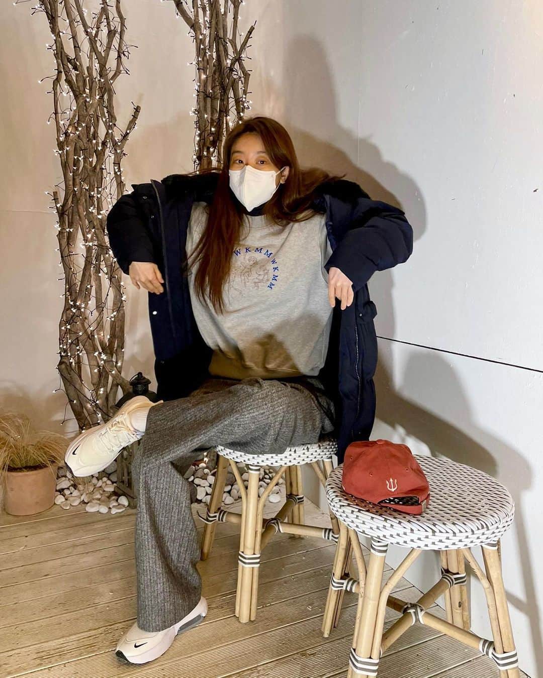 ソジン のインスタグラム：「새해엔 우리 날아보아요 🐥 우리모두 몸도 맘도 건강히 합시다🌷」