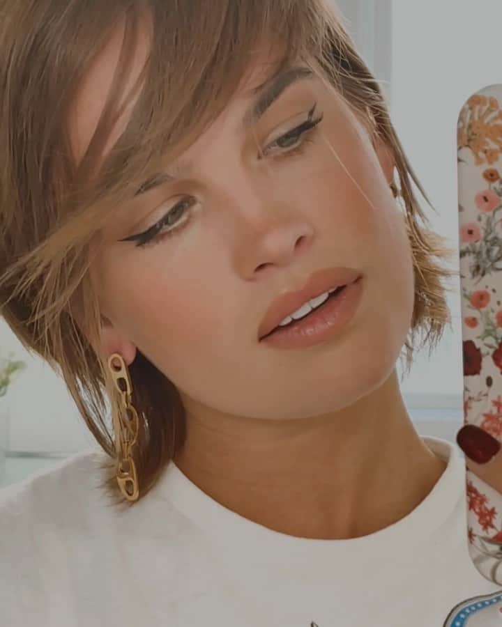 ストーミ・ヘンレイのインスタグラム：「What is your favorite kind of self care?」