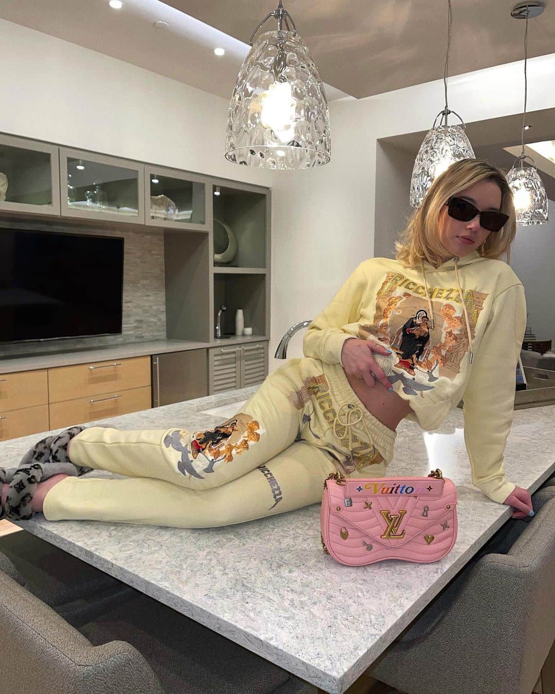 サラ・スナイダーのインスタグラム：「U single if I want u bae」