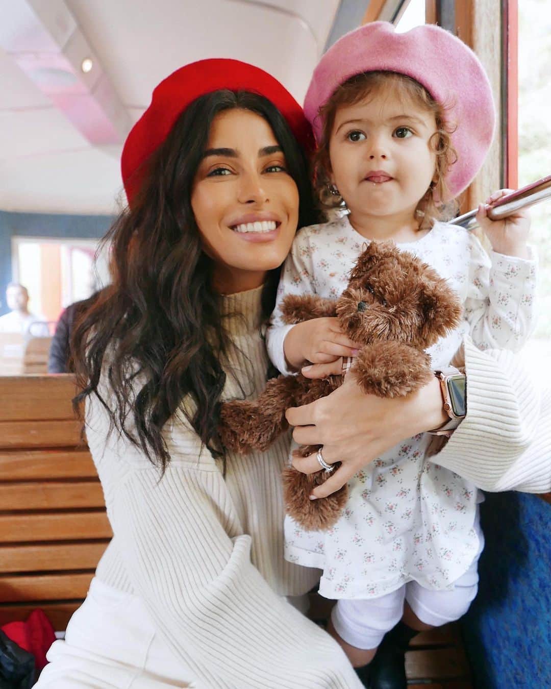 Sazan Hendrixさんのインスタグラム写真 - (Sazan HendrixInstagram)「A TEENY swipe down memory lane 💓 she is growing up right before my eyes. The last pic had me like 😲 it feels like yesterday when our sweet Valentina was a tiny but mighty 5 lbs of delicious love. Now she’s a big girl helping me take care of another tiny. Oh the joys of motherhood. 😌#soakingitup #teenyandme」2月12日 3時56分 - sazan