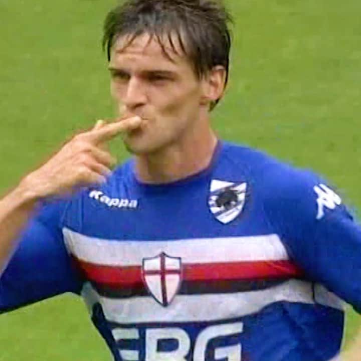 UCサンプドリアのインスタグラム：「📽 𝗜𝗹 𝗥𝗲 𝗠𝗶𝗱𝗮 𝟮𝟬𝟬𝟳/𝟬𝟴 👑  Christian #Maggio, 39 anni oggi, tramutava in oro ogni pallone toccato in quella stagione. ✨   Vedere per credere l’eurogol in #SampJuve.」