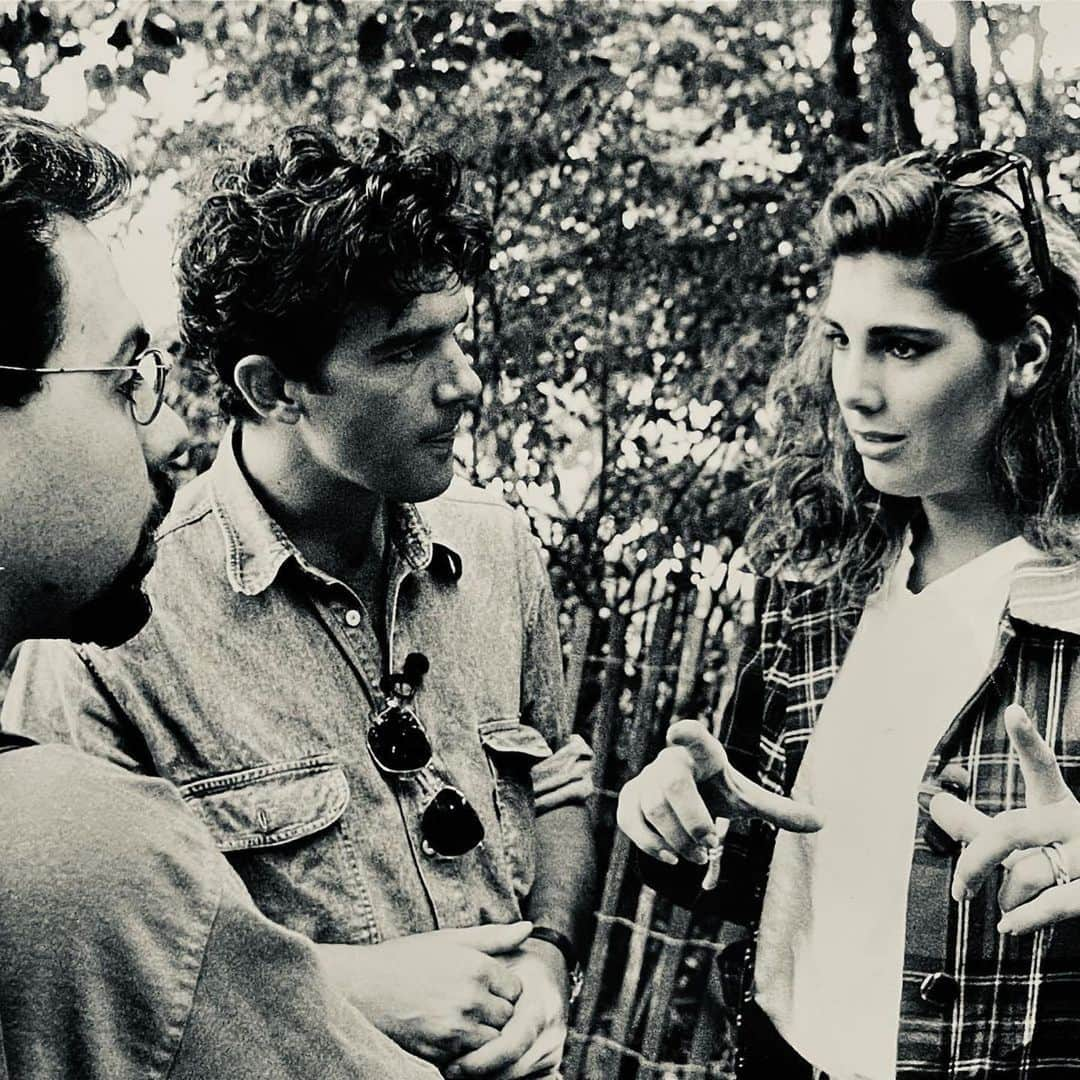 アントニオ・バンデラスさんのインスタグラム写真 - (アントニオ・バンデラスInstagram)「In #centralpark, waiting to be interviewed at @MTV with @DaisyFuentes and @AlbertoFerreras_nyc  #TBT  _____  En Central Park, con  Daisy Fuentes y Alberto Ferreras para ser entrevistado en MTV.   📸 By @AndresManner」2月12日 4時06分 - antoniobanderas