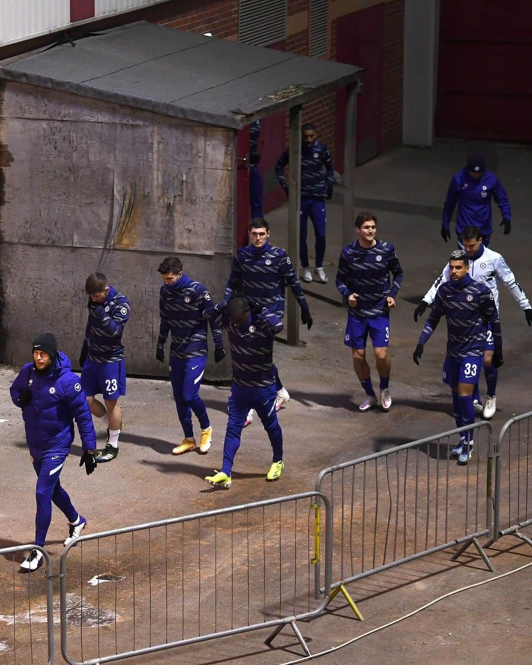 チェルシーFCさんのインスタグラム写真 - (チェルシーFCInstagram)「The Blues are in the building 👊🔵 #CFC #Chelsea #BARCHE」2月12日 4時29分 - chelseafc