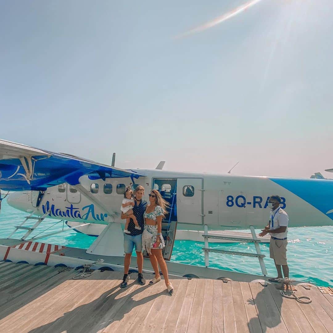 エイミー・ウィラートンのインスタグラム：「Reaching paradise always requires a journey🏝#kihaamaldives #postcovidtravel #comingsoon #spreadhopenothate」