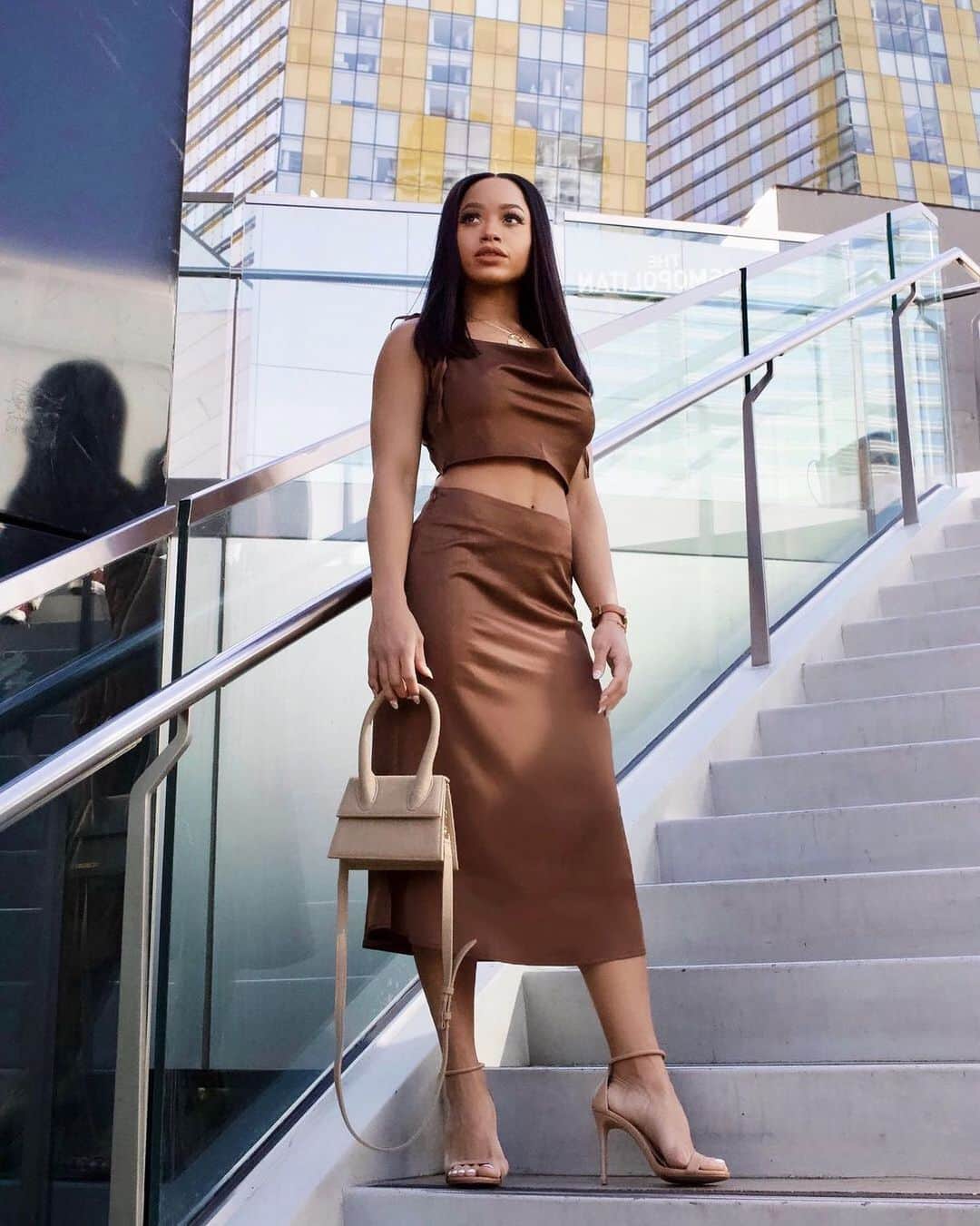 SHEINのインスタグラム：「This set is everything! 🔥🤎 @ nikkisaintclair  Shop Item #: 1905176  #SHEINgals #SHEINstyle #SHEINSS21 #chic」