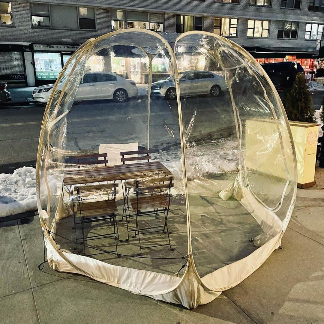 のインスタグラム：「This way please, your table is ready.... New York dining.」