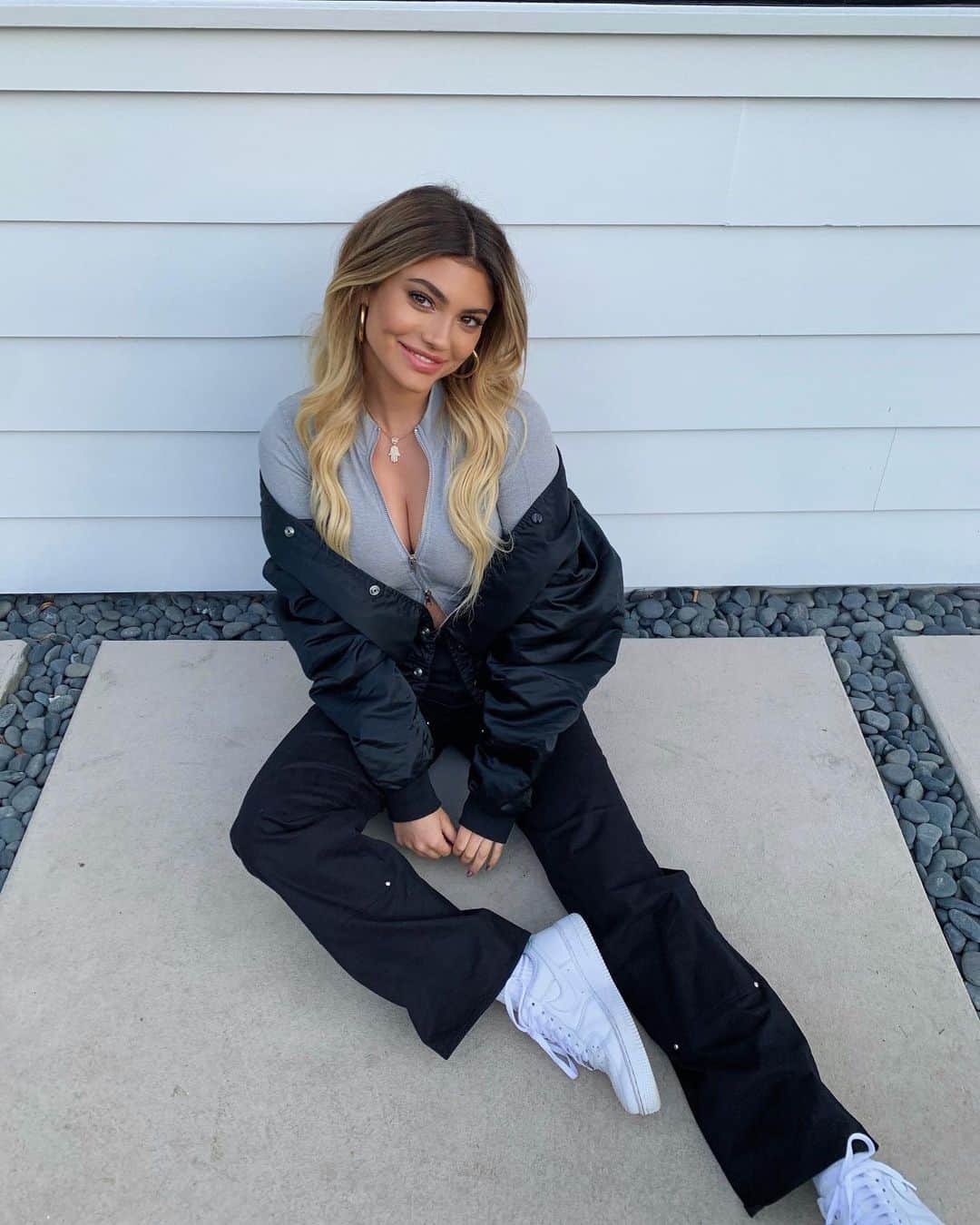 ケルシーのインスタグラム：「🧇🍳🥞🥓🧈 cravin some choc chip pancakes rn..... top from @fashionnova fashionnovapartner」