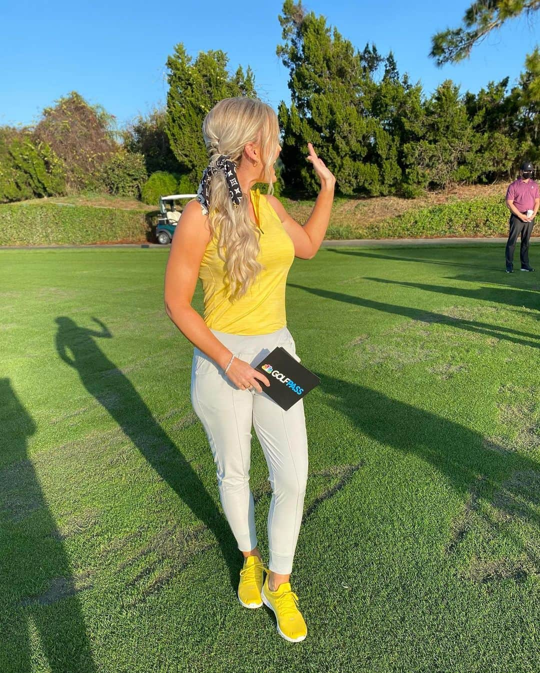 ブレア・オニールさんのインスタグラム写真 - (ブレア・オニールInstagram)「On set today in Florida! 🎞🎥🎬⛳️📺 #bts •  #host #golfchannelhost」2月12日 4時52分 - blaironealgolf