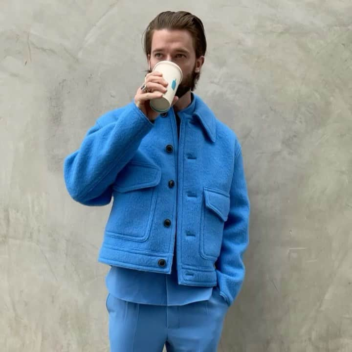 パトリック・シュワルツェネッガーのインスタグラム：「I had the blues wearing all blue at blue bottle & Blue Da Ba Dee was playing.」