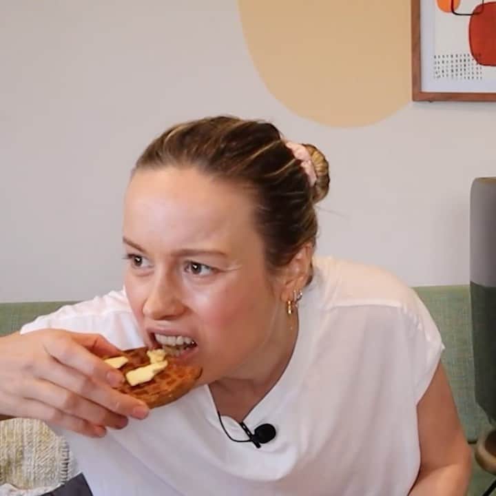 ブリー・ラーソンのインスタグラム：「So I made all of your air fryer suggestions, and well… this is how it went.」