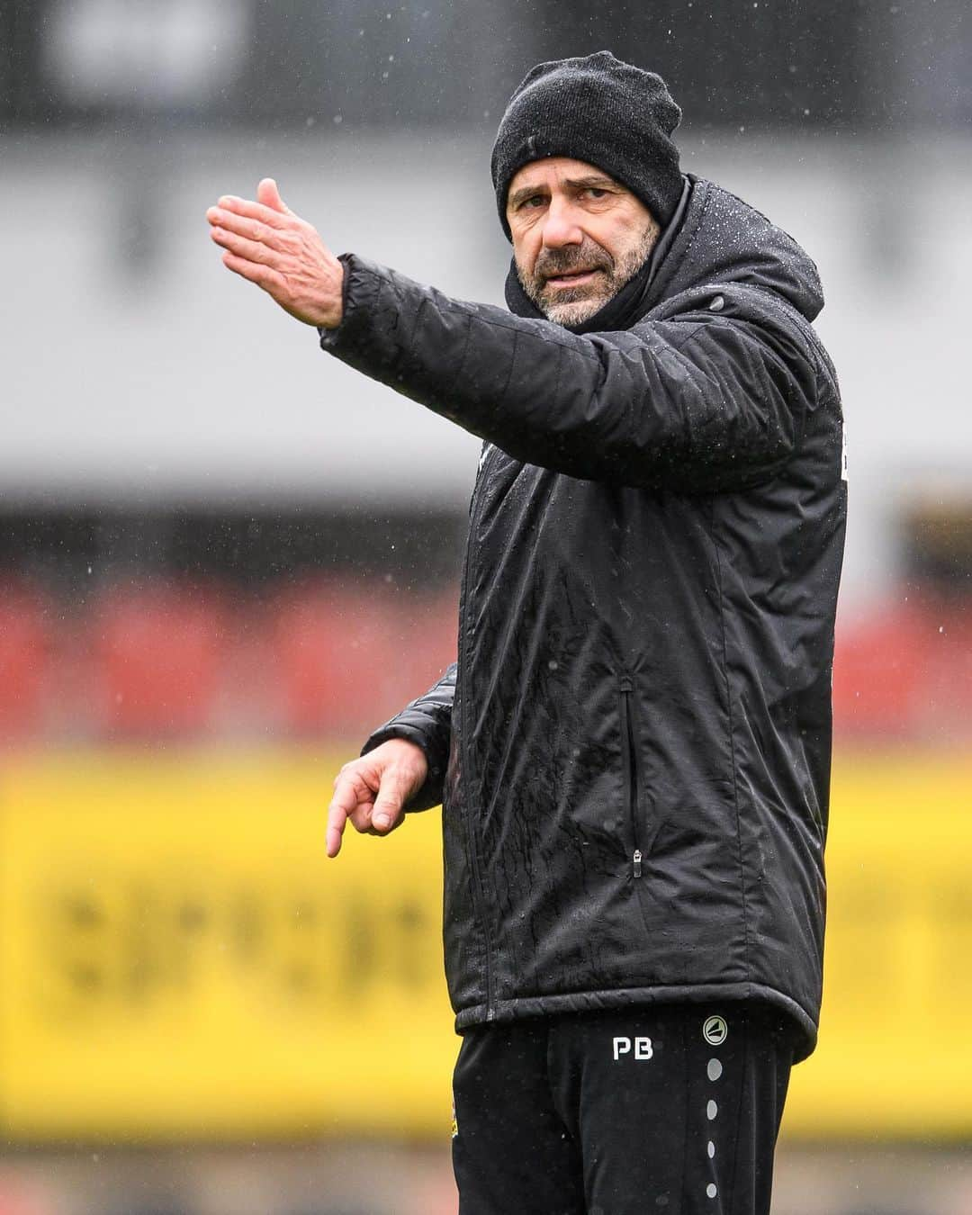 バイエル・レバークーゼンさんのインスタグラム写真 - (バイエル・レバークーゼンInstagram)「1️⃣0️⃣0️⃣ competitive games for Peter #Bosz as Werkself Head Coach!💪  ▶️ 58 wins, 14 draws, 28 defeats ▶️ 206:123 goals ▶️ Ø 1.88 points / game   #BoszBall 🕴 #StärkeBayer」2月12日 5時03分 - bayer04fussball