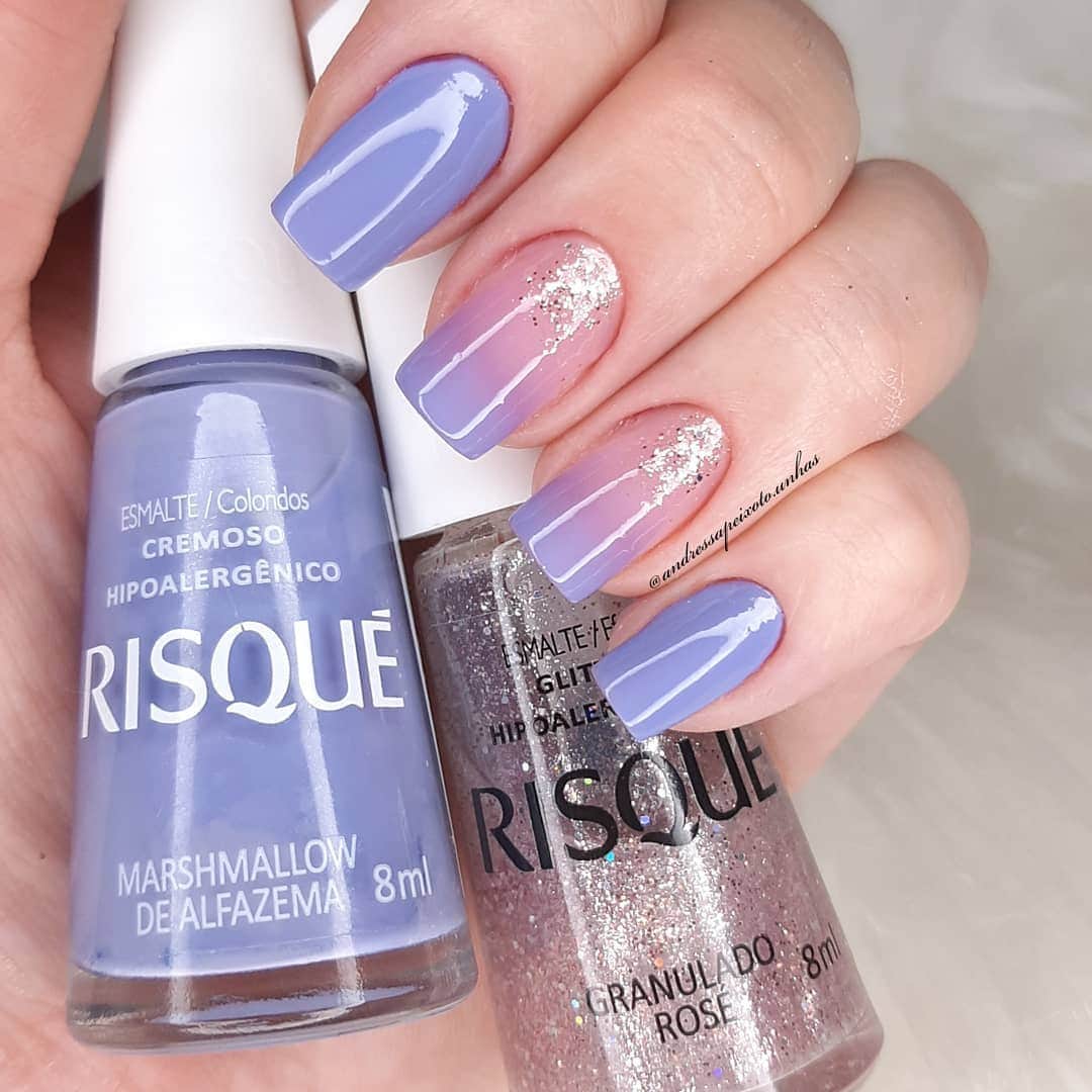 Risqueのインスタグラム：「Essa mistura do queridinho #MarshmallowDeAfazema com o #GranuladoRosé feita pela @andressapeixoto.unhas conquistou nossos corações! Quer aparecer por aqui também? Inspire-se, faça sua nail art e publique usando a hashtag #EuQueFizRisqué! 💅 ⠀ #TáNasNossasMãos #EsmaltesRisqué #RisquéOficial #RisquéRegular」