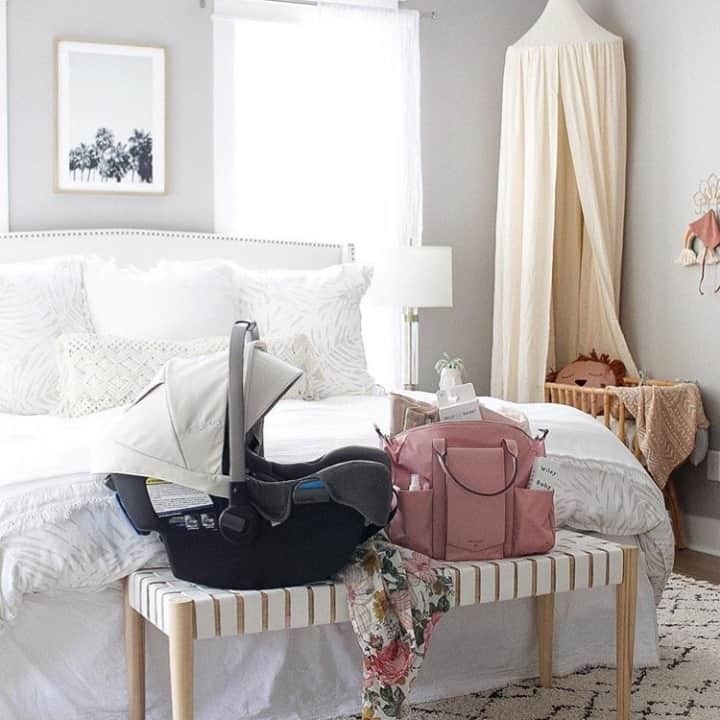 nunaさんのインスタグラム写真 - (nunaInstagram)「What are some of your hospital essentials for the big day?  A PIPA series infant car seat is at the top of our list! 💡  📸: @little_adi_co 💞」2月12日 5時21分 - nuna_usa