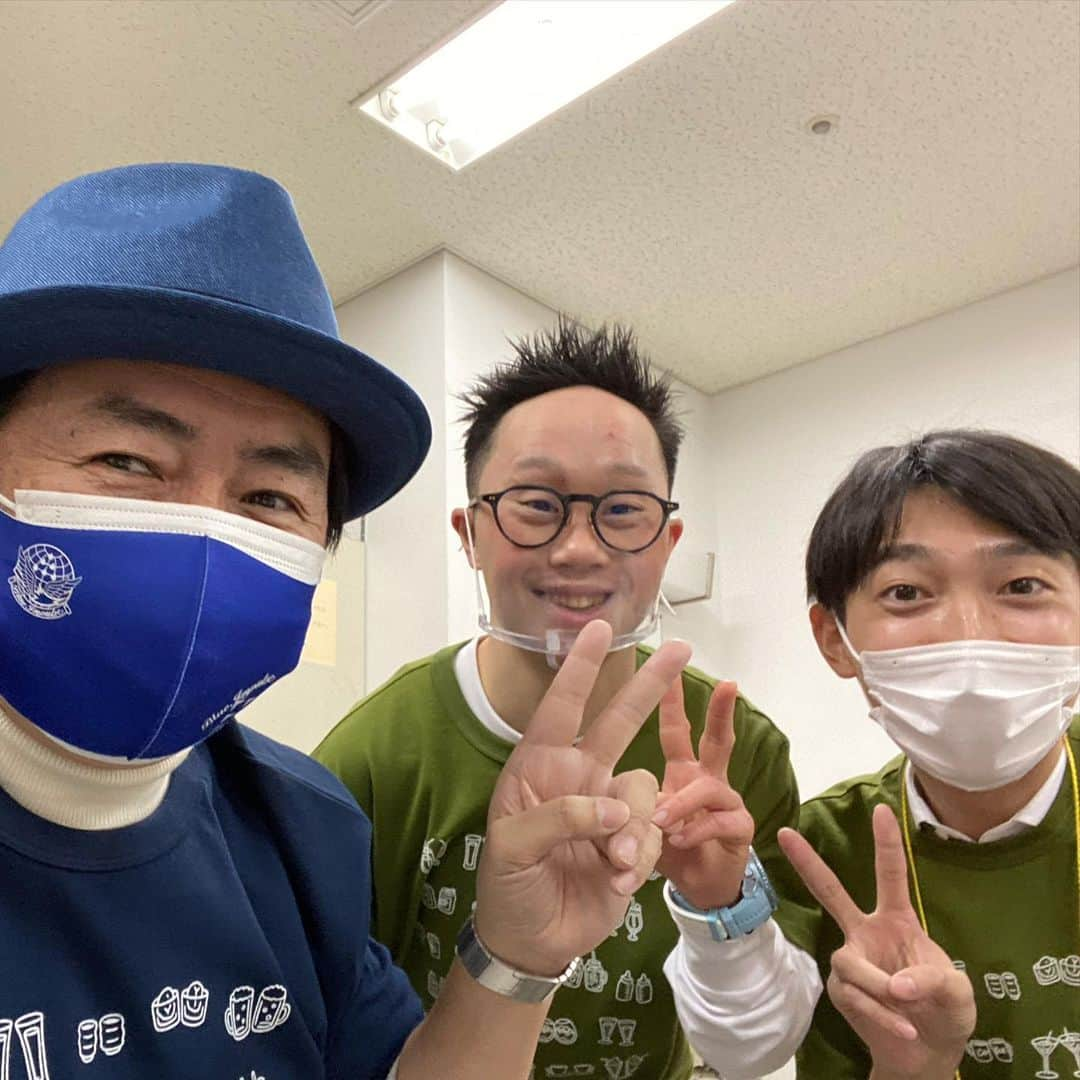 笠井信輔さんのインスタグラム写真 - (笠井信輔Instagram)「昨晩、映画「ヤクザと家族」のオンラインイベントが行われました  約2万人の方に見て頂きました   驚きのウラ話満載で最高に楽しかったです   【共感シアター】で検索すると見逃し配信を見る事ができます   是非どうぞ   昨日の3つの生YouTube配信番組を無事終えることができました❣️  ❶チャレスポ2021 【見逃し配信あり】   ❷世界ダウン症デーキックオフイベント2021 【見逃し配信あり】  ❸共感シアター「ヤクザと家族」を10倍噛み締める 【見逃し配信あり】  そして今日は テレビ東京の夕方の生バラエティー番組 「よじごじDAYS」に出演します   旅についてのトークを展開する予定です   テレビ東京が映る地域の方ぜひご覧ください  タイトルが「よじごじ」なのに3時40分から始まる(笑) テレ東らしい生番組です   この番組はゲストが1人なのでたくさんしゃべることができるんです(^_^)v   お楽しみに〜」2月12日 5時22分 - shinsuke.kasai