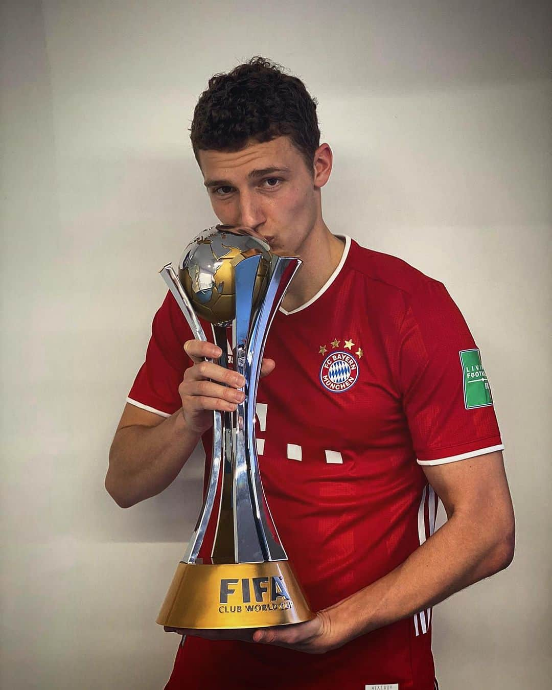 ベンジャマン・パヴァールさんのインスタグラム写真 - (ベンジャマン・パヴァールInstagram)「@fcbayern c'est que du love 😘🏆🏆🏆🏆🏆🏆」2月12日 5時44分 - benpavard21